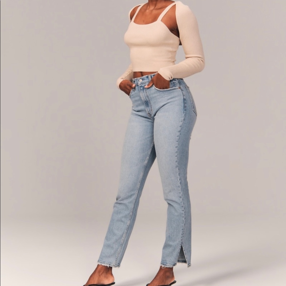 Abercrombie women’s jeans: Curve Love 90s Ultra High Rise Straight Jeans